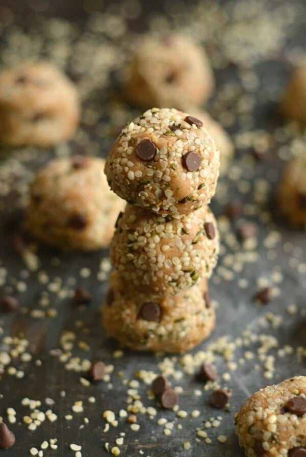 Hemp Seed Energy Bites made with creamy nut butter, chocolate & oat flour. High in omega-3 & low in sugar, a healthy 125 calorie snack perfect for on the go! Gluten Free + Low Calorie + Vegan