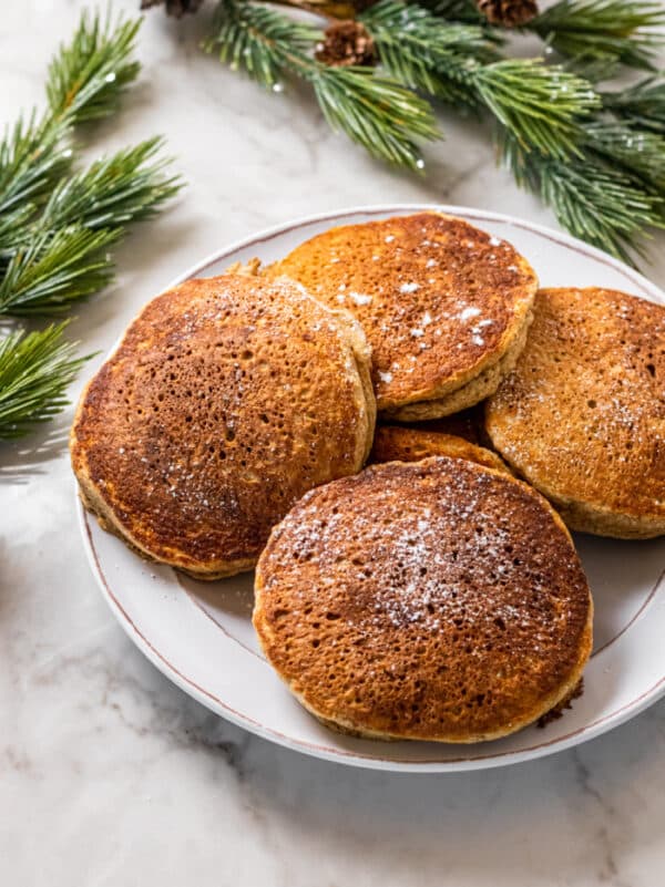 Skinny Gingerbread Pancakes {GF, Low Cal} Skinny Fitalicious