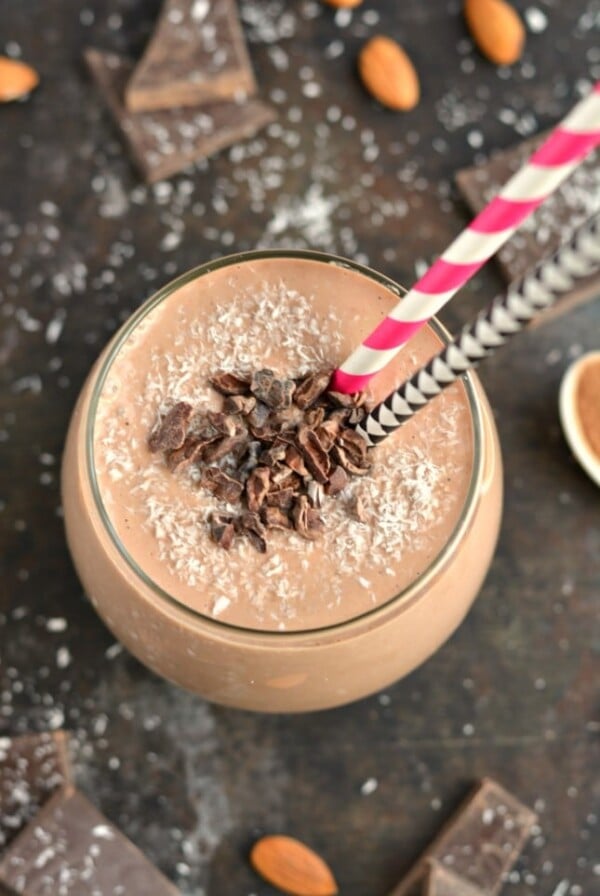 Start your day with a thick and creamy Chocolate Almond Smoothie for breakfast that tastes like chocolate cookie dough. A gluten free, low calorie smoothie that's secretly good for you, this is smoothie is what dreams are made of!