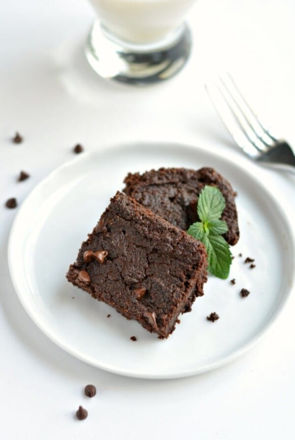 Flourless Mint Chocolate Chip Brownies