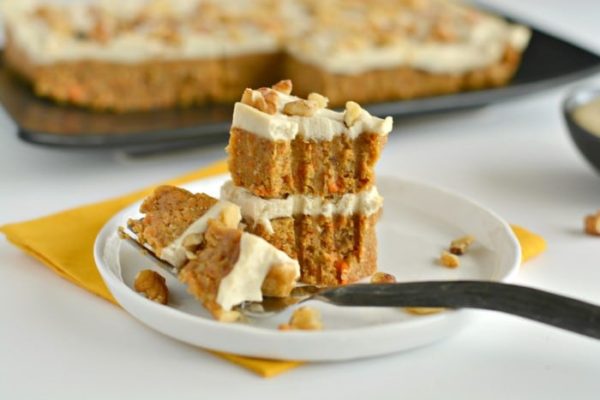 Paleo Raw Carrot Cake - Skinny Fitalicious®