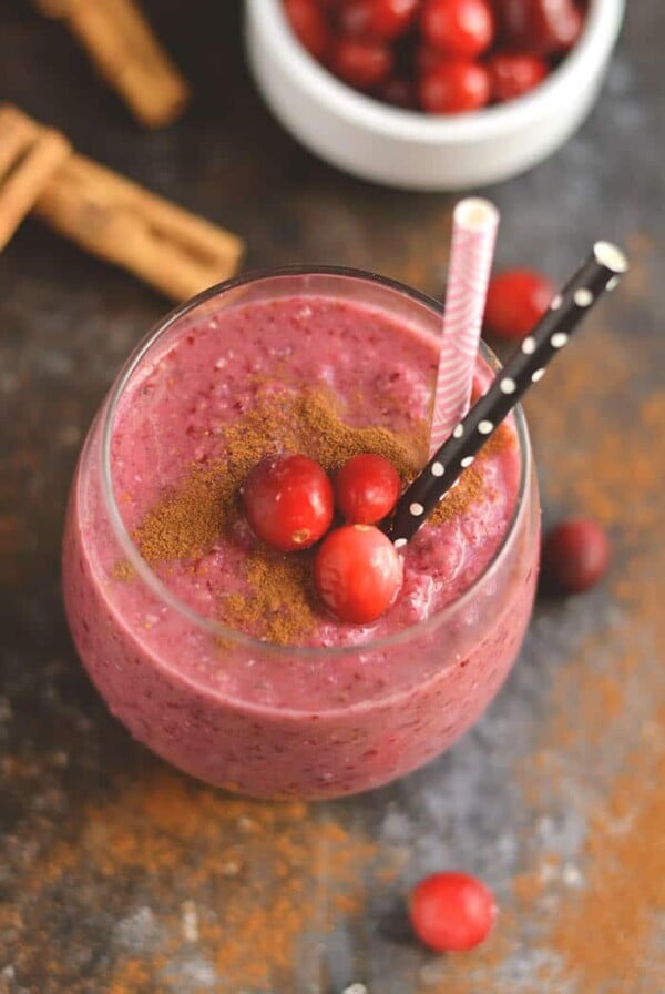 Cranberry Apple Detox Smoothie loaded with antioxidants! A smoothie made with foods that support the body in its natural detox. This thick & creamy pink smoothie makes the perfect healthy breakfast or snack! Gluten Free + Low Calorie + Vegan