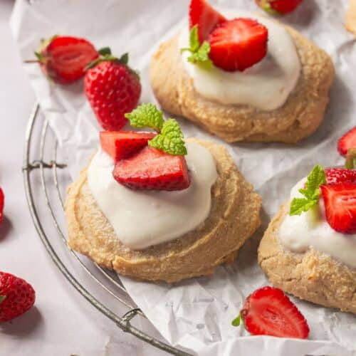 Skinny Strawberry Shortcake made nutritionally balanced with protein & oats in biscuit form for a portioned controlled dessert or snack. Perfect for those watching their weight or trying to lose weight. Gluten Free + Low Calorie
