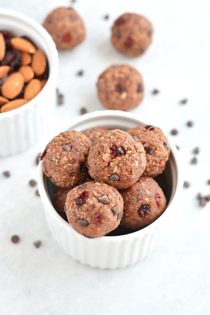 These Vegan Chocolate Almond Cranberry Bliss Bites are a must make for healthy snacking! Super simple to make with only 7 ingredients. No baking required! Gluten Free + Paleo + Vegan + Low Calorie
