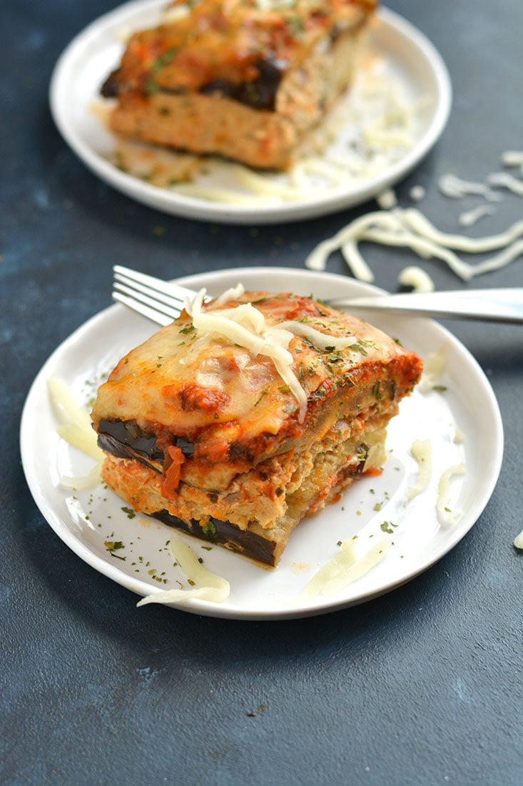 Low Carb Crockpot Lasagna! This no-noodle lasagna made with ground chicken, eggplant & cottage cheese is a healthier lasagna that's cheesy, tasty & light! Gluten Free + Low Calorie + Low Carb