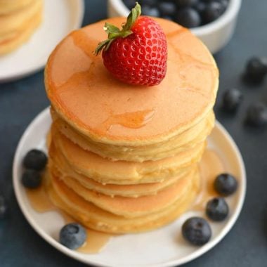 Meal Prep Almond Flour Pancakes! Made with 6 ingredients, these hearty pancakes have no added sugar, are low carb, high protein & delicious! Keep them in the refrigerator or freezer for an easy meal prep breakfast. Paleo + Gluten Free + Low Calorie