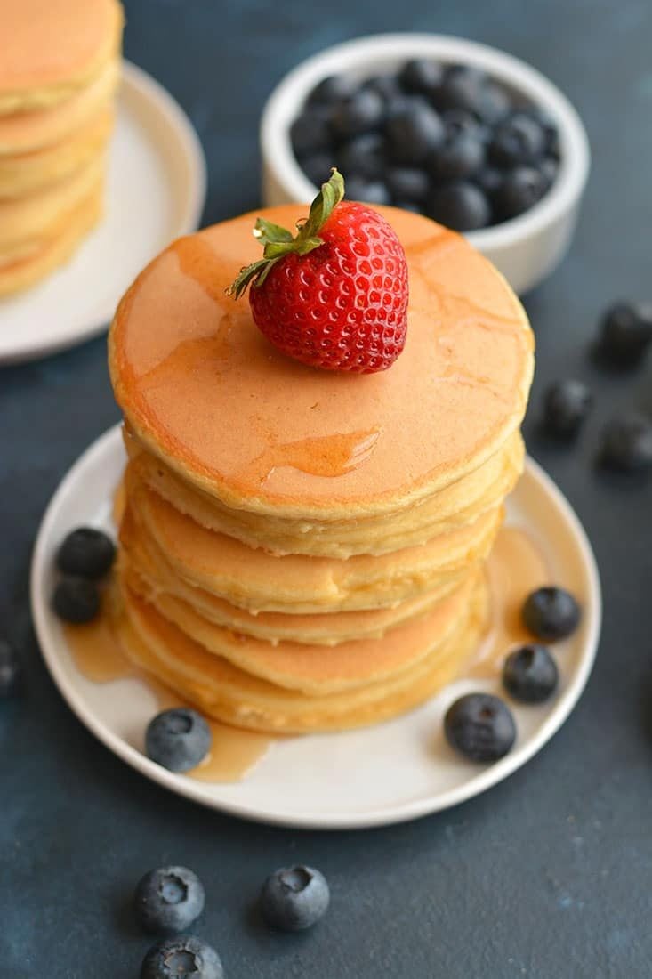 Meal Prep Almond Flour Pancakes! Made with 6 ingredients, these hearty pancakes have no added sugar, are low carb, high protein & delicious! Keep them in the refrigerator or freezer for an easy meal prep breakfast. Paleo + Gluten Free + Low Calorie