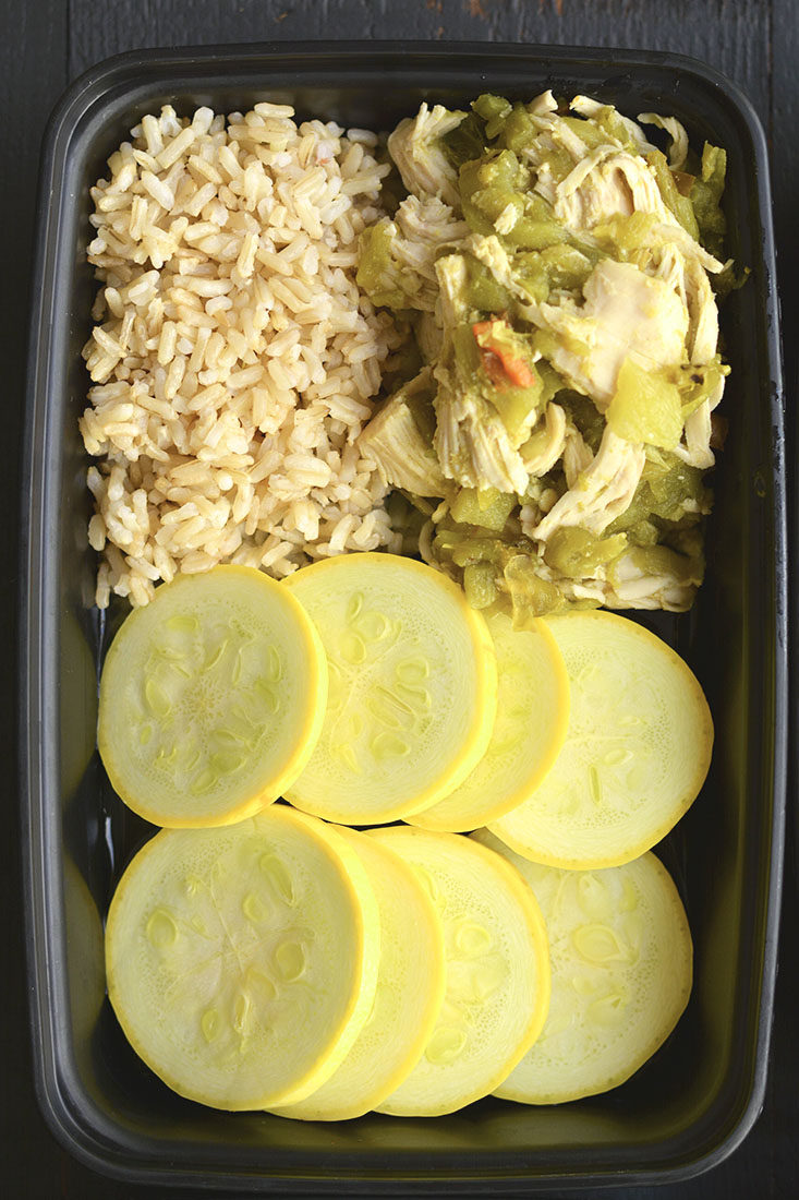 Meal Prep Hatch Green Chile Chicken! This simple dinner recipe is filled with spicy and smoky flavors. Serve over brown rice, lettuce or zucchini noodles for a lighter, healthier dish! Gluten Free + Low Calorie + Paleo