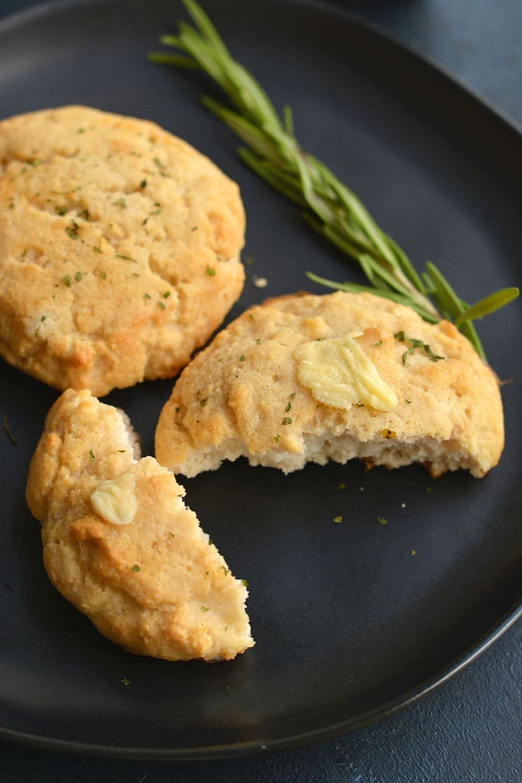 Homemade Almond Flour Biscuits! These gluten, yeast & diary free biscuits are quick to make, ready in 30 minutes & packed with healthy ingredients. Light, fluffy, EASY, delicious & crowd pleasing! Gluten Free + Paleo + Low Calorie