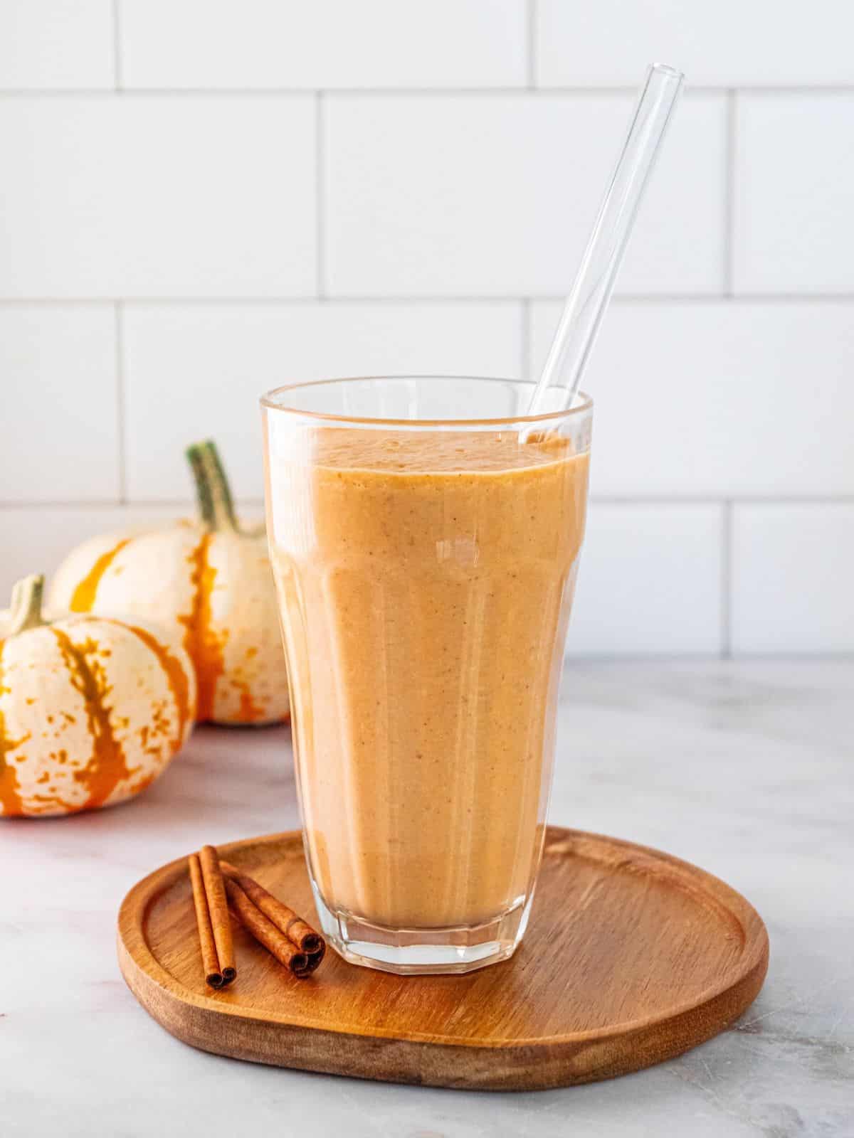 Gingerbread smoothie in a glass.