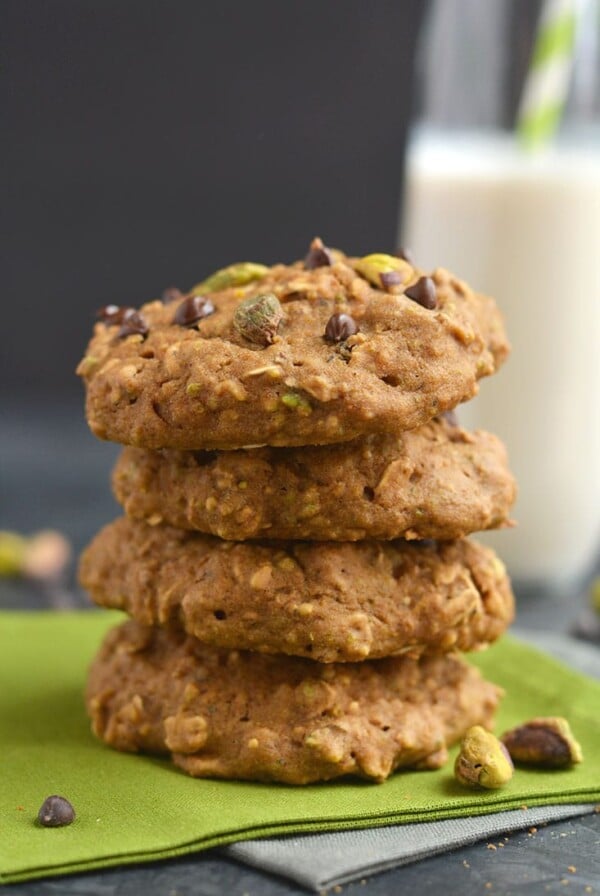 Thick, chewy, Gluten Free Pistachio Chocolate Oatmeal Cookies! A healthier Christmas treat for 100 calories that's even healthy for breakfast. Only 10 minutes to make! Gluten Free + Low Calorie