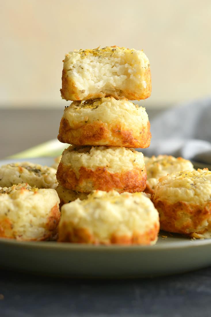 Mashed Potato Muffins! A simple recipe to turn leftover mashed potatoes into a healthy side with incredible texture and flavor! Enjoy as an appetizer, dinner side, or for breakfast with eggs! Gluten Free + Low Calorie