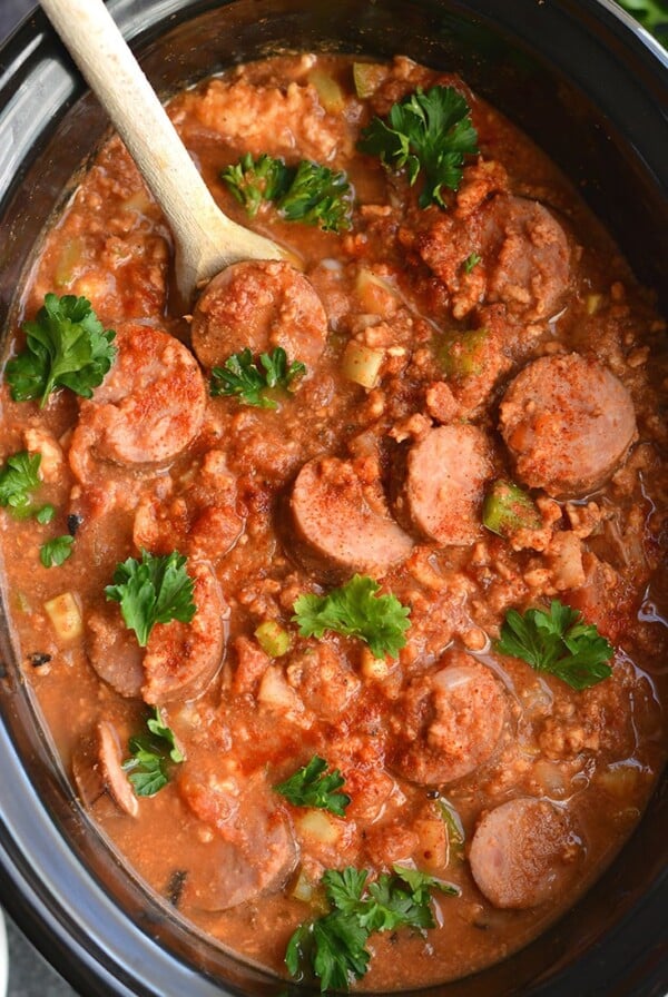 Cajun Chicken Sausage Chili made in a slow cooker! A high protein meal that's loaded with veggies and Paleo friendly. Easy to make in a slow cooker. A delicious and comforting meal that feeds a crowd. Paleo + Gluten Free + Low Calorie 