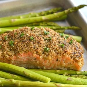 Crispy Oven Fried Salmon! Salmon crusted with gluten free oats, parsley and parmesan and baked on a sheet pan to crispy perfection. An healthy, gluten free weeknight meal! Low Calorie + Gluten Free