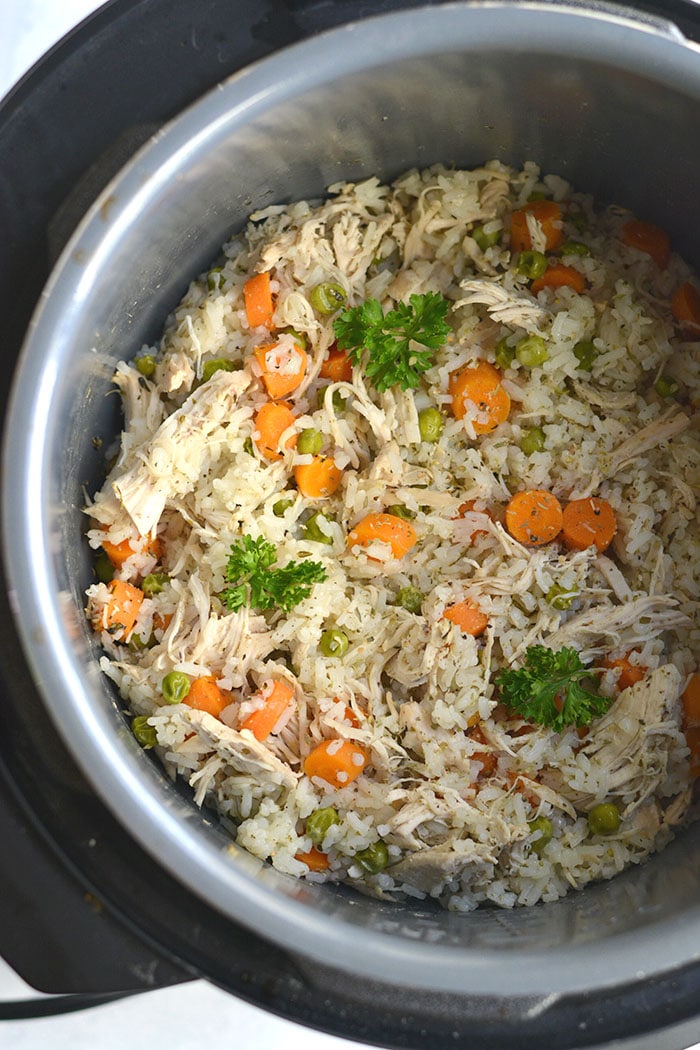 Instant Pot Cajun Chicken & Rice! Cajun flavors meet wholesome ingredients in this comforting dinner recipe. An easy, 30-minute meal for busy nights. Gluten Free + Low Calorie