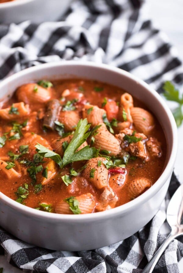 This High Protein Minestrone Soup is the best Instant Pot or slow cooker soup! Simple, healthy, delicious and nutritious. Get ready for an amazing tasting soup! Gluten Free + Low Calorie