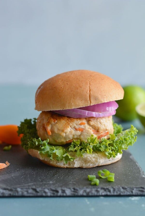 Low Carb Turkey Asian Burgers! Freezer friendly, soy free, veggie loaded burgers seasoned with Asian spice. Easy to make, healthy and great for meal prep!