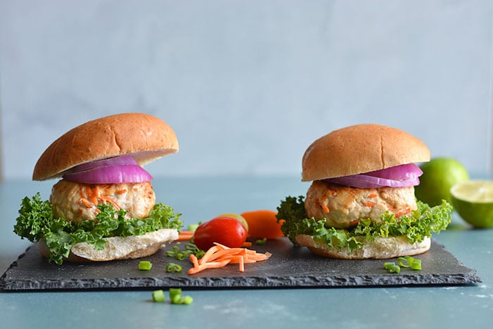 Low Carb Turkey Asian Burgers! Freezer friendly, soy free, veggie loaded burgers seasoned with Asian spice. Easy to make, healthy and great for meal prep! 