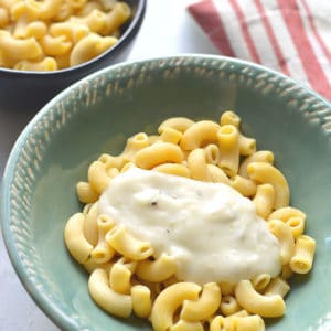 Cottage cheese replaces heavy cream in this Cottage Cheese Alfredo recipe. Paired with chickpea pasta, this dish is a healthier, higher protein way to enjoy your favorite meal! Gluten Free + Low Calorie