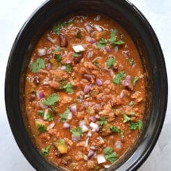 chili in a slow cooker