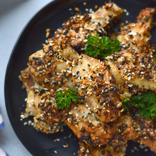 Healthy Air Fryer Everything Bagel Chicken Wings are un-breaded and air fried making them fewer calories than traditional fried wings and are gluten free. A simple appetizer or meal that's pleases everyone!
