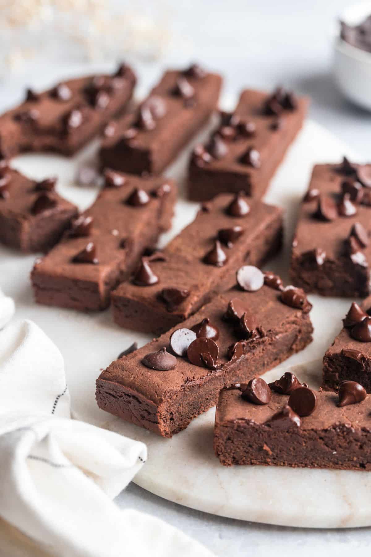 Healthy chocolate protein bars laid out.
