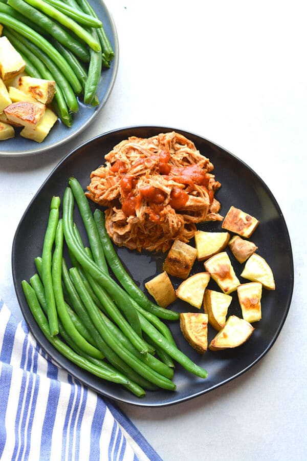 Healthy Crockpot Pulled Pork {Low Calorie, GF} Skinny Fitalicious®