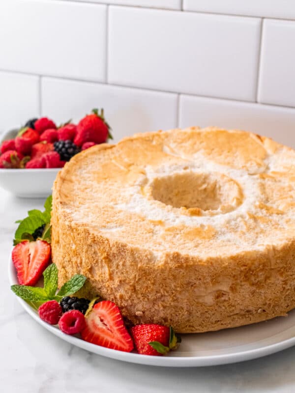 Healthy Angel Food Cake {Low Carb, Low Calorie} Skinny Fitalicious®