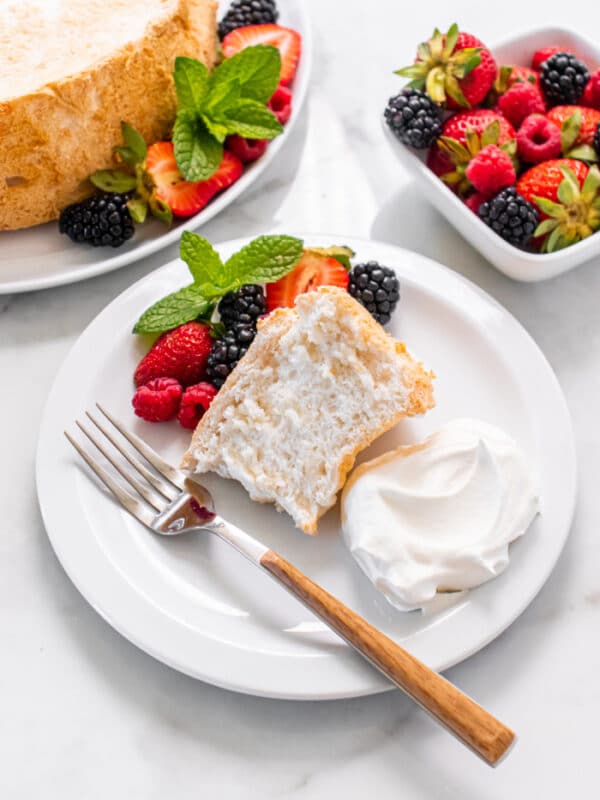 Healthy Angel Food Cake {Low Carb, Low Calorie} Skinny Fitalicious®