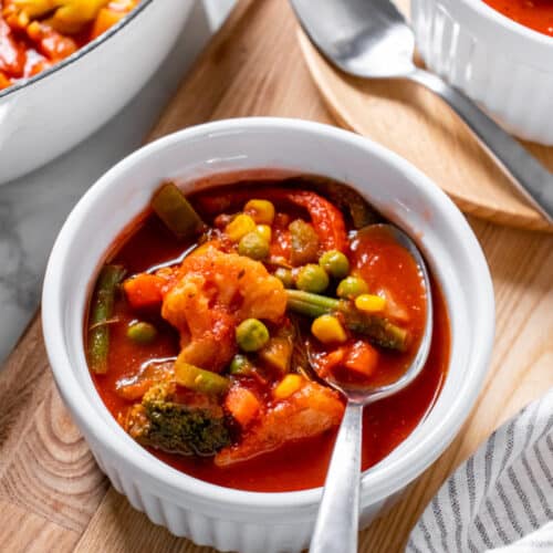 Healthy Frozen Vegetable Soup is simple, low calorie soup recipe packed with fiber and delicious flavors! Add a lean protein to make it a nutritionally balanced meal or serve it as a veggie side!