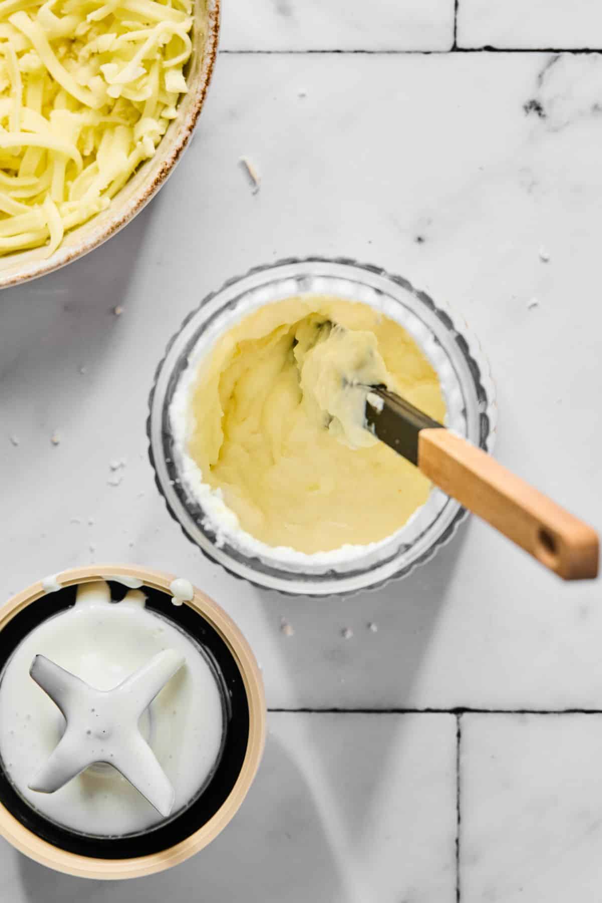 Cottage cheese and ricotta cheese blended.